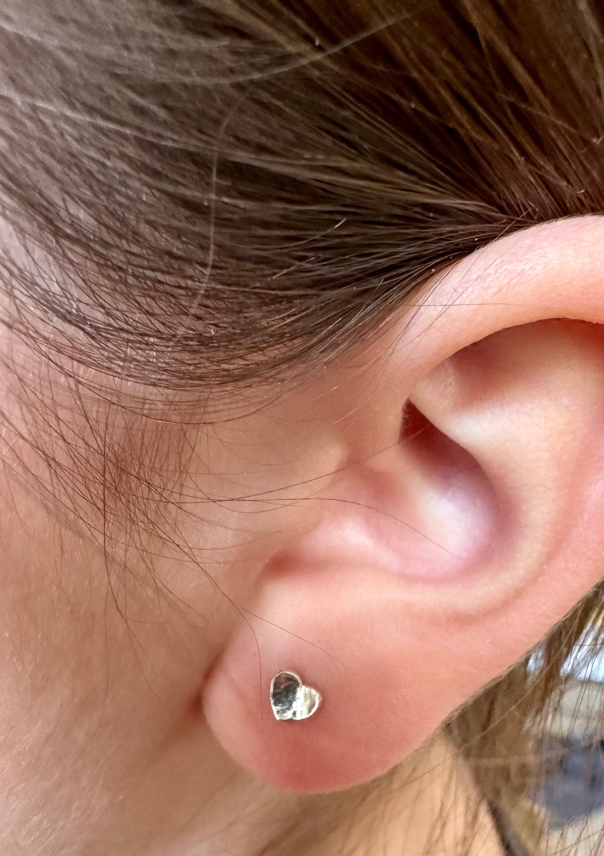 Hammered Minimal Silver Hart Stud Earrings, 5mm, Gift for Girls, Minimalist Jewelry, Textured Silver Earrings, Small Gift, Handmade Studs