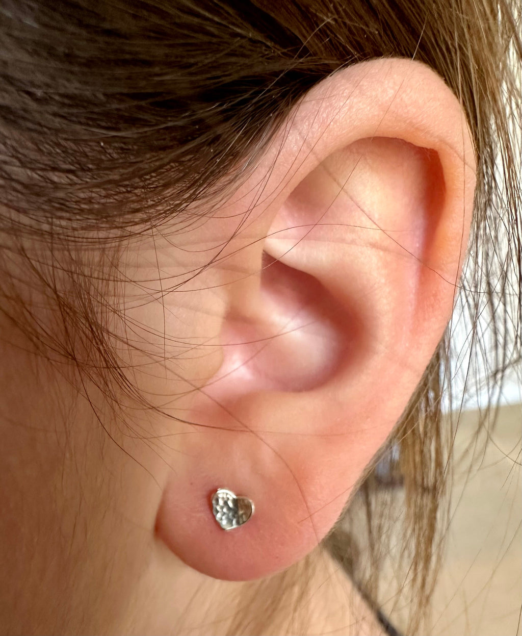Hammered Minimal Silver Hart Stud Earrings, 5mm, Gift for Girls, Minimalist Jewelry, Textured Silver Earrings, Small Gift, Handmade Studs